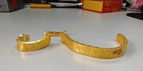 售價2萬的金手鐲,竟是拉面師傅做的?